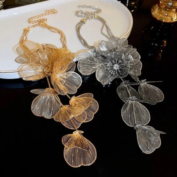 Zara Kate Middleton Famous Cascading Floral Necklace - Picture 4 of 16